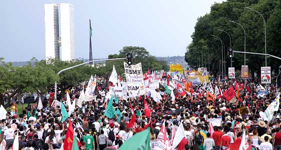 Ocupar as ruas do Brasil em defesa de nossa aposentadoria e contra a PEC 55!